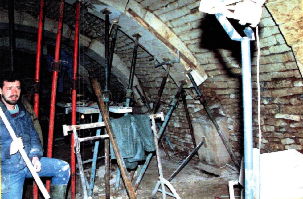 Restauration de la salle voûtée, 1990